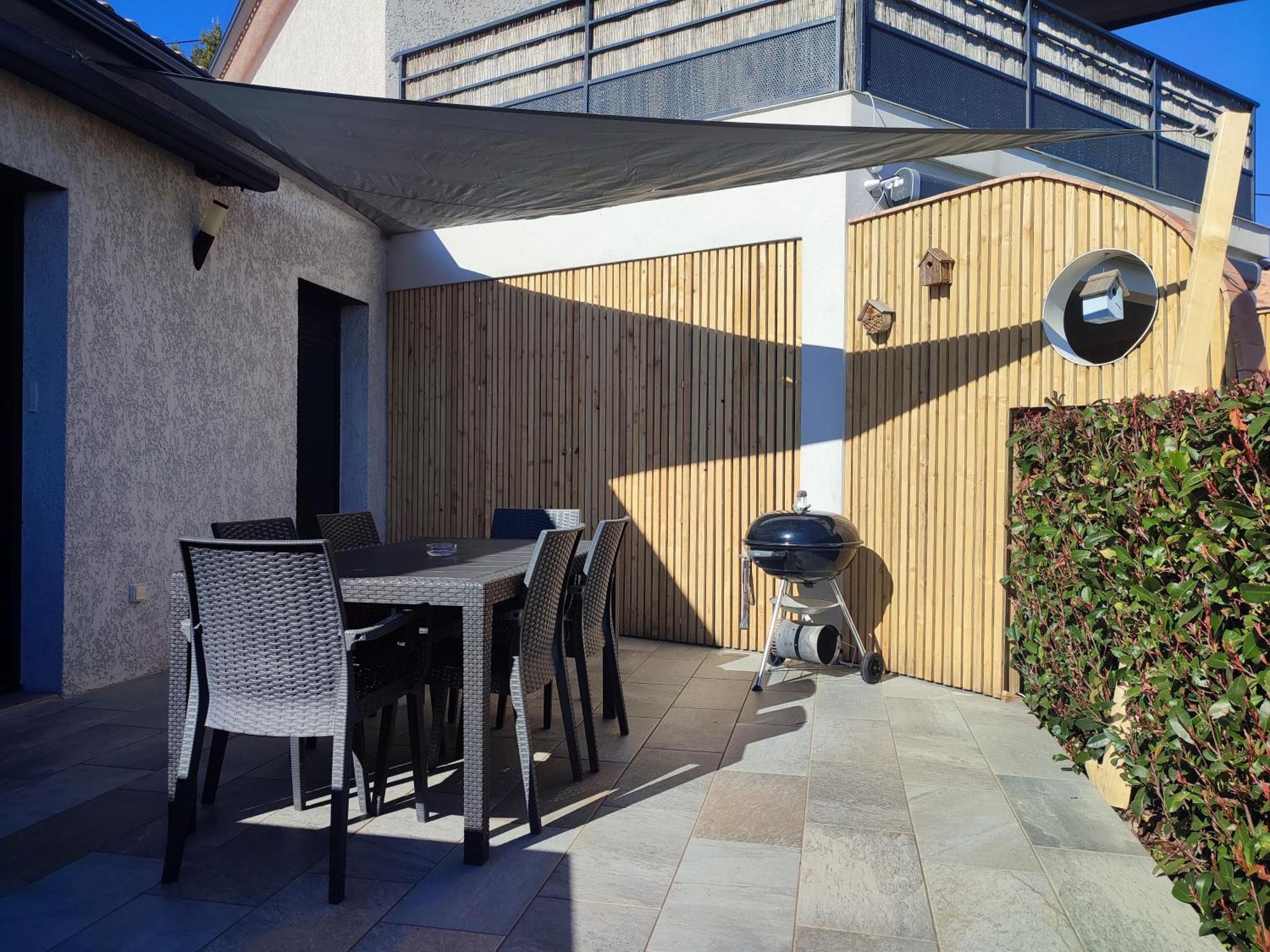 Cote Et Mer - Appartement Haut Standing Dans Villa Avec Piscine Et Vue Mer Taglio-Isolaccio Exterior foto
