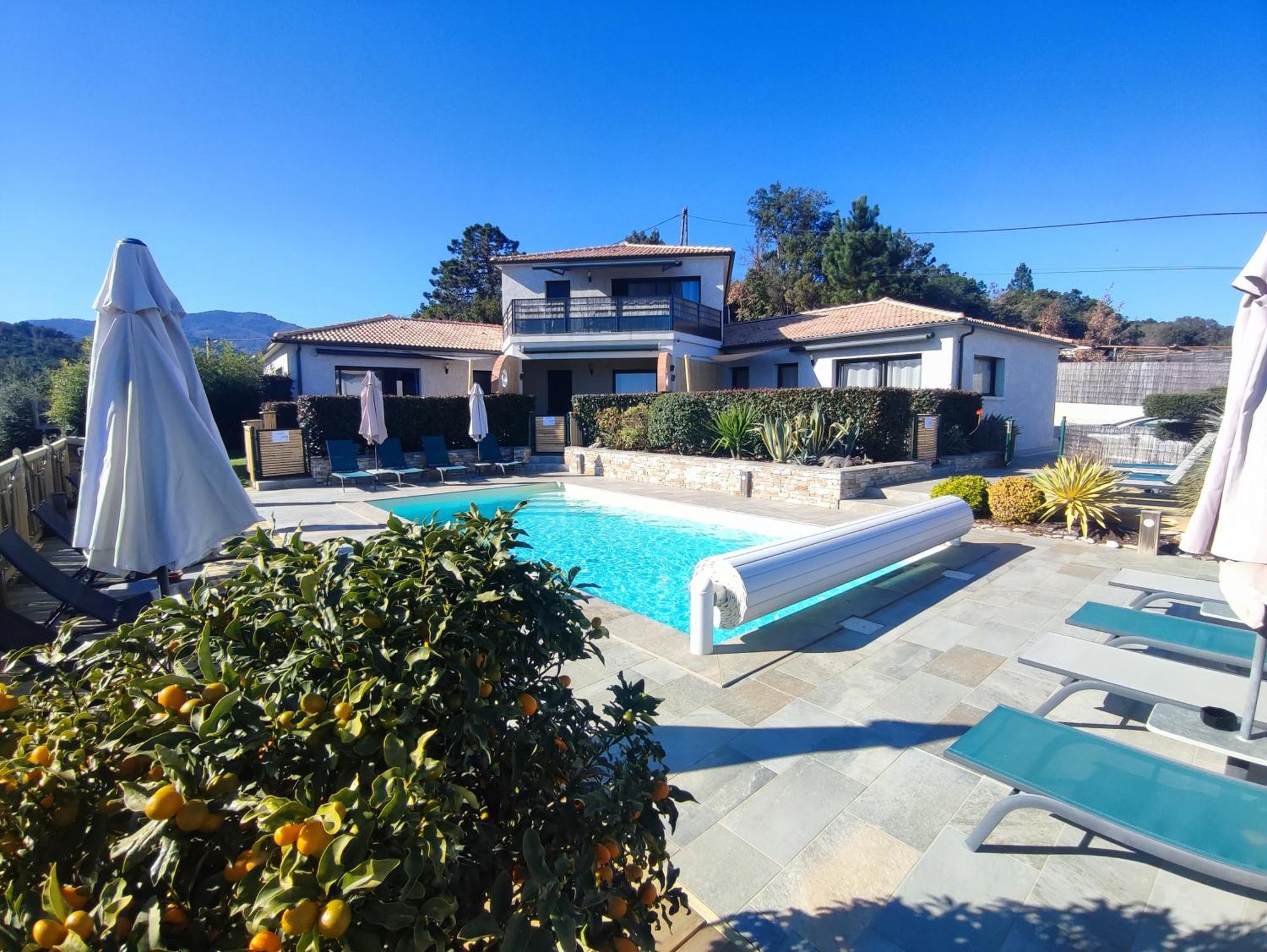 Cote Et Mer - Appartement Haut Standing Dans Villa Avec Piscine Et Vue Mer Taglio-Isolaccio Exterior foto