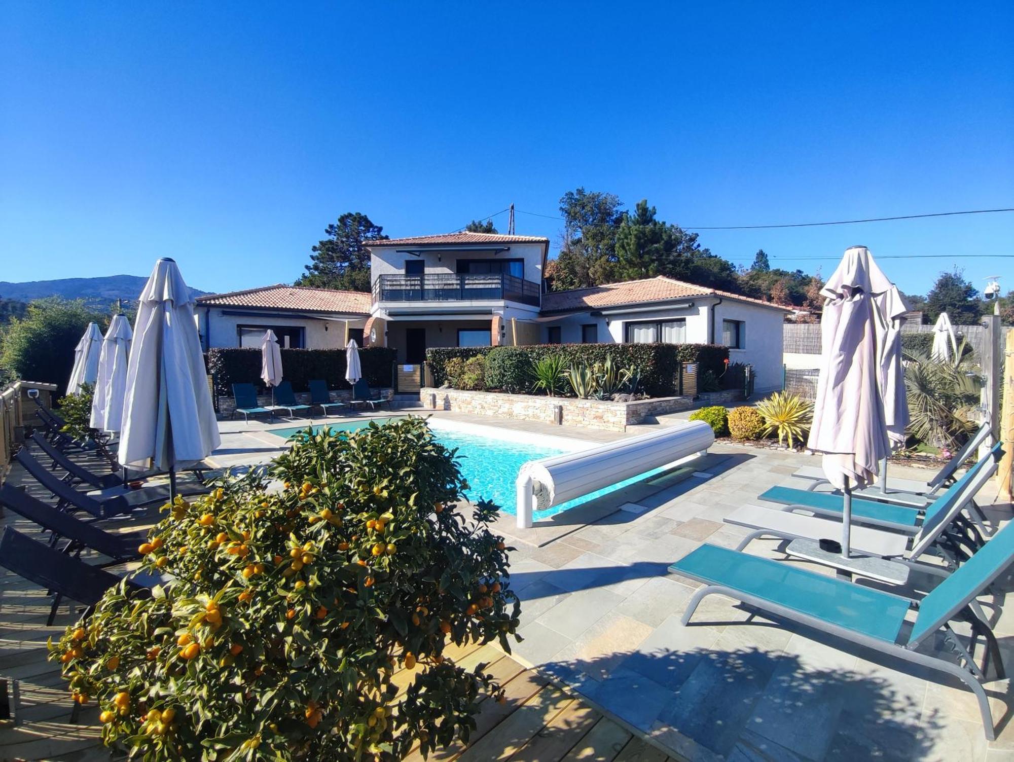 Cote Et Mer - Appartement Haut Standing Dans Villa Avec Piscine Et Vue Mer Taglio-Isolaccio Exterior foto
